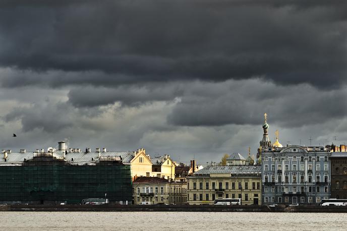 Sankt Peterburg | Več kot 30 dronov so sestrelili nad Sankt Petersburgom in regijo Leningrad, ki obkroža drugo največje rusko mesto, še devet pa nad Moskvo in okoliško regijo. | Foto Guliverimage