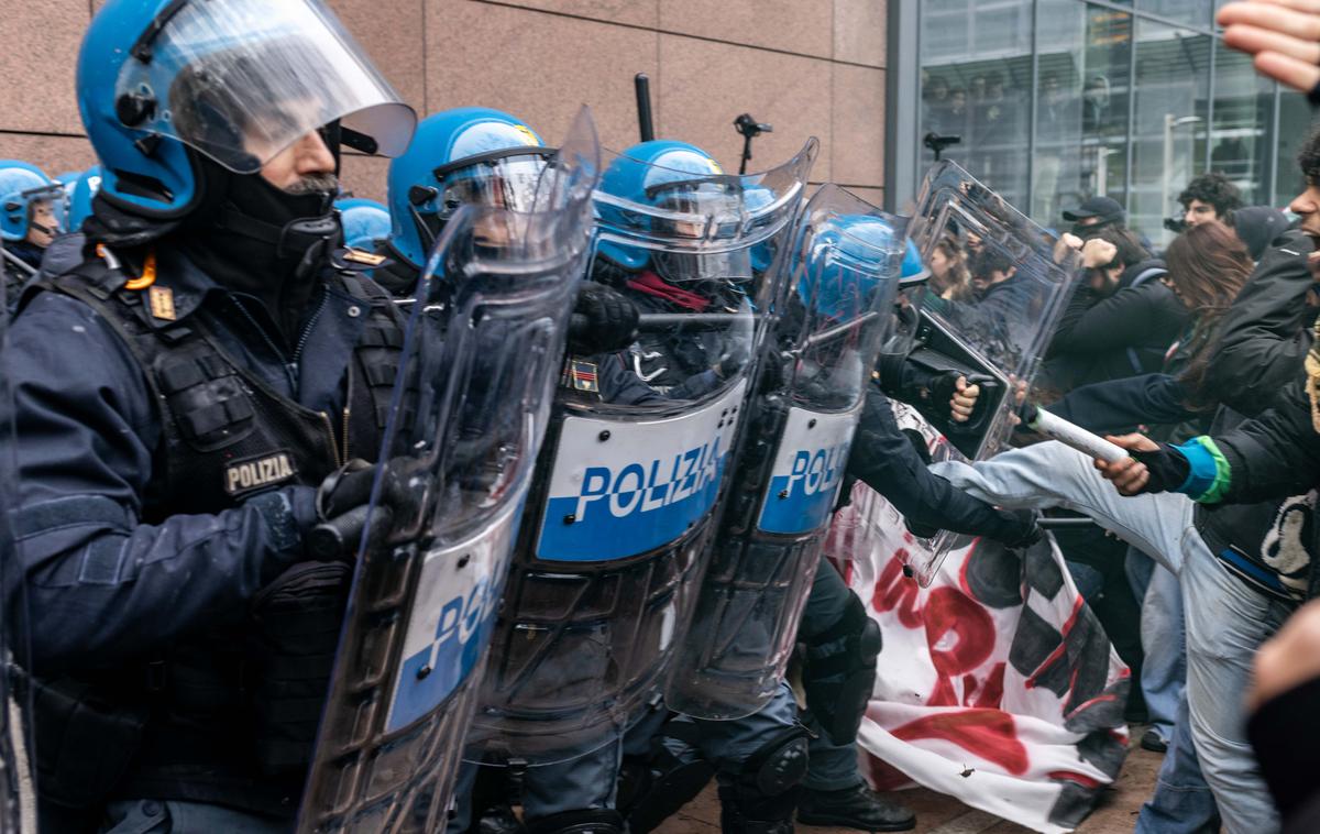 Spopad med protestniki in policijo v Torinu | Foto Reuters