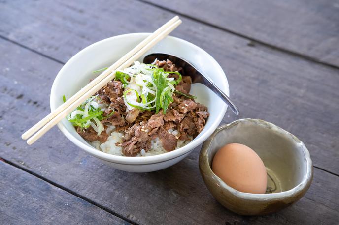 jed, Japonska, gyudon | Gyudon je japonska tradicionalna jed. | Foto Guliverimage