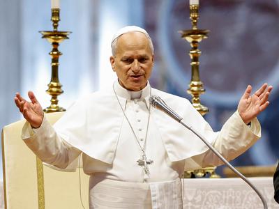 Ob papeževem obisku v Lurdu bodo prekriti vsi Rupnikovi mozaiki
