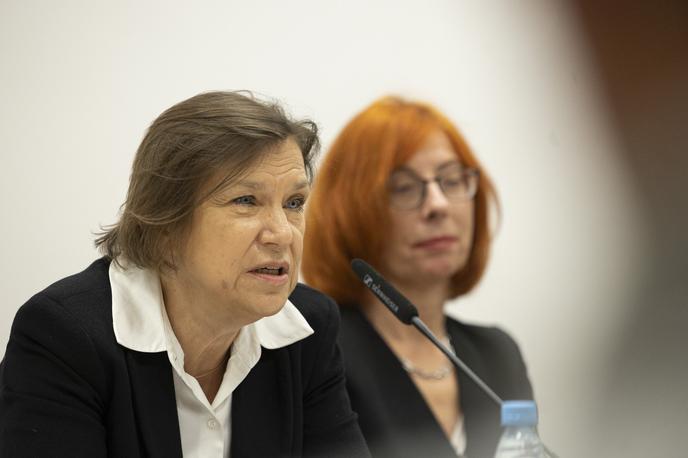 Janja Ocvirk | Poseben izziv pri rakih prebavil je, da nimajo specifičnih simptomov. Med njimi so oteženo požiranje, napihnjenost, nagla izguba telesne teže, spremembe pri odvajanju blata in podobno. Vendar ljudje tega večinoma ne povezujejo z rakom. "Pri raku trebušne slinavke je na primer pogosta bolečina v hrbtu," opozarja Janja Ocvirk, strokovna direktorica Onkološkega inštituta Ljubljana.  | Foto STA