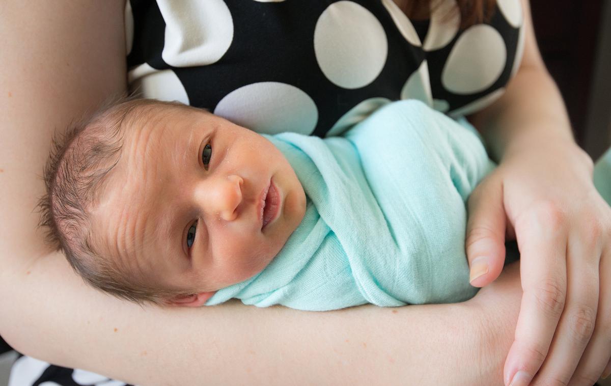 dojenček, novorojenček | V ljubljanski porodnišnici so nekatere sobe tudi brez klimatizacije, to vpliva na občutek vročine. | Foto Pixabay