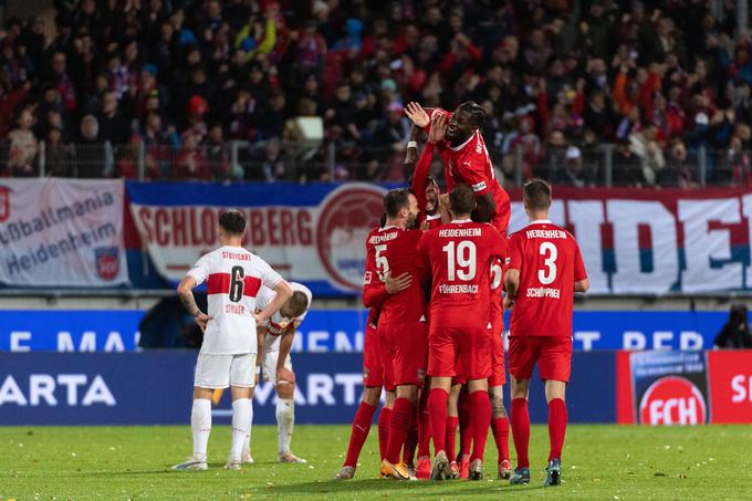 Veselje nogometašev Heidenheima po zadetku Tima Kleindiensta za 2:0. | Foto: Reuters