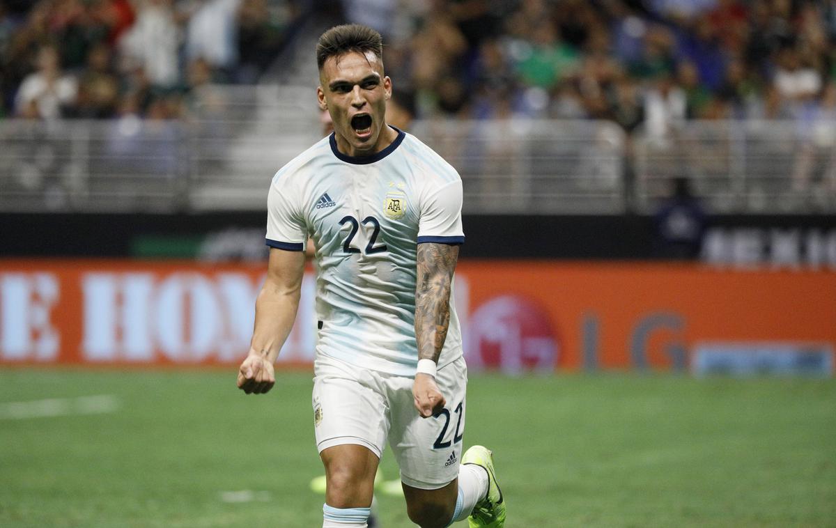 Lautaro Martínez | Lautaro Martínez je s pridom izkoriščal napake v mehiški obrambi in k zmagi Argentine prispeval kar tri gole. | Foto Reuters