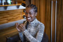 Kenijka v Mariboru o pogledih ljudi:  Saj razumem, barva moje kože izstopa #video