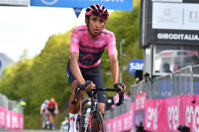 Egan Bernal | Egan Bernal mora le še preživeti nedeljski kronometer in zmaga na Giru bo njegova. | Foto Guliverimage