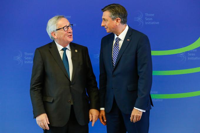 Jean-Claude Juncker, na fotografiji je v družbi slovenskega predsednika Boruta Pahorja, je bil med letoma 2014 in 2019 predsednik Evropske komisije.  | Foto: STA ,