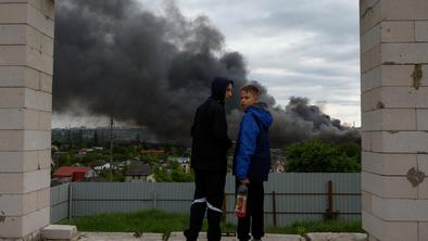 V Harkovu evakuirali skoraj deset tisoč ljudi