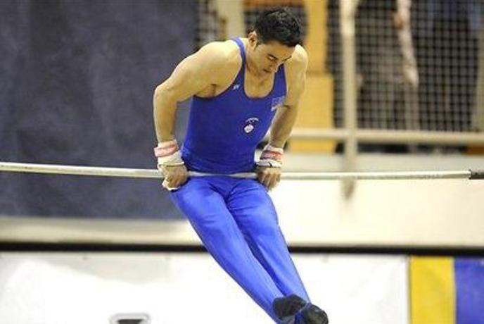 Dimic spet na stopničkah