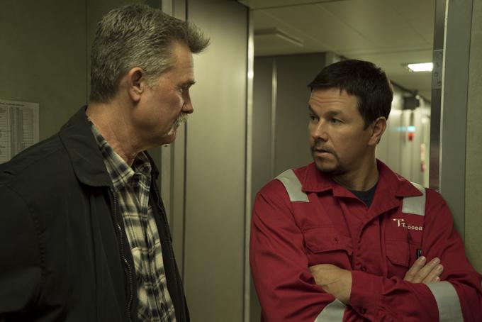 Kurt Russell in Mark Wahlberg v filmu Katastrofa na horizontu | Foto: promocijsko gradivo