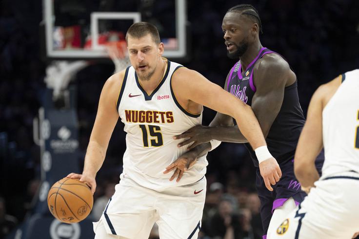 Nikola Jokić na tekmi proti Minnesota Timberwolvesom. | Foto: Reuters