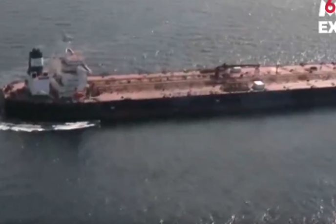 Tanker Boracay | Plovilo je sumljivo vpleteno v prelete dronov, ki so motili danski zračni promet, poroča specializirana spletna stran The Maritime Executive, ki je navedla, da je bilo plovilo morda uporabljeno kot "izstrelitvena ploščad" ali "vaba". | Foto X/@NOELreports