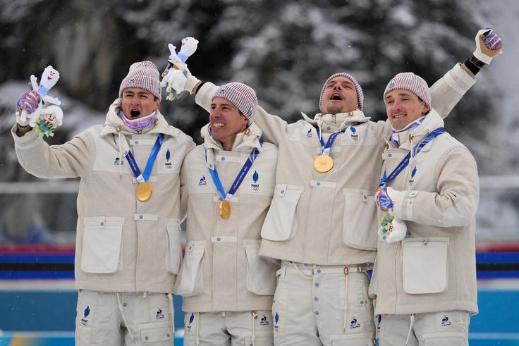 Z Ericom Perrotom, Quentinom Fillonom Mailletom in Fabienom Claudom je letos v Anterselvi osvojil zlato olimpijsko kolajno v biatlonski štafeti. | Foto: Guliverimage