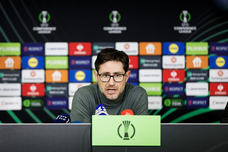 "Želeli smo si iti dlje, a tekmec je bil po dveh tekmah natančnejši. Ostajata nam prvenstvo in pokal ter tudi s tema izzivoma se bomo spopadli s pravim pristopom," je napovedal trener Olimpije. | Foto: Luka Kotnik