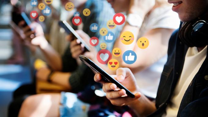 Družbena omrežja velikokrat zavajajo. | Foto: Shutterstock