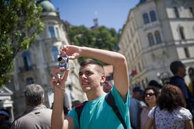 Tuji turisti občudujejo videz Ljubljane, a kritizirajo promet