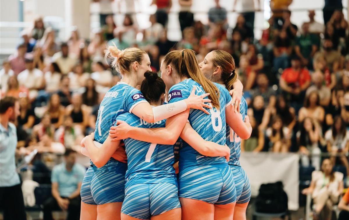 slovenska ženska odbojkarska reprezentanca | Slovenke bodo ob 14.30 odigrale premierno tekmo svetovnega prvenstva proti Američankam. | Foto CEV