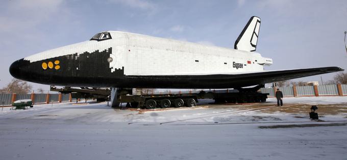 Vesoljski program buran, sovjetski odgovor na ameriški space shuttle, je bil veliko razočaranje. V vesolje se je dvignil samo enkrat, 15. novembra 1988, in še to brez posadke.  | Foto: Reuters