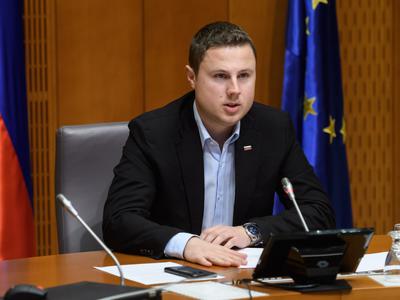 Mahnič: Pirc Musarjevo takoj prenehajte obveščati o varnostnih zadevah