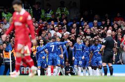Chelsea z zaušnico prvakom, vse bolj vroče v boju za ligo prvakov