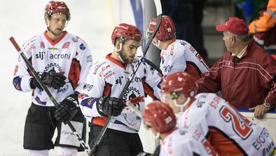 Jesenice in Olimpija do suverenih zmag, Slavija strla Medveščak