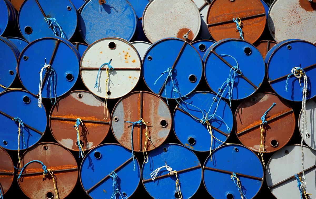 sod gorivo nafta | "Očitno proizvodnja v ZDA ni dosegla vrha in je zmožna v prihodnjih letih nadaljevati tempo dnevne proizvodnje tudi do 13 ali 14 milijonov sodov nafte ali več," ocenjuje Miha Mihalj iz finančne skupine Alta. | Foto Reuters