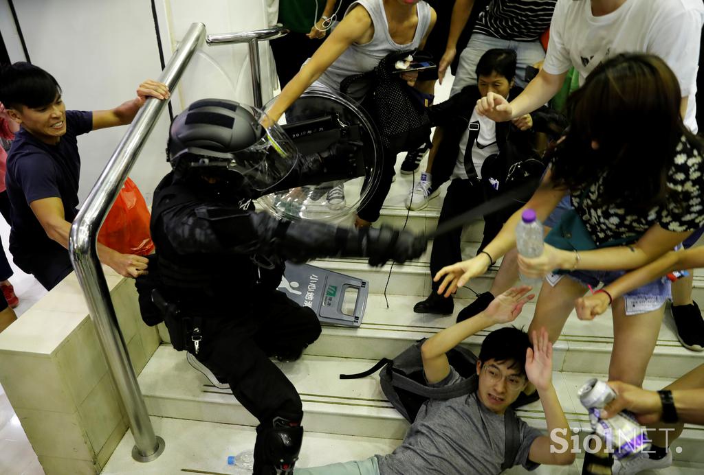 Napad z nožem v Hongkongu