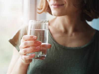 Ne čakajte na žejo: to so znaki, da je telo že dehidrirano