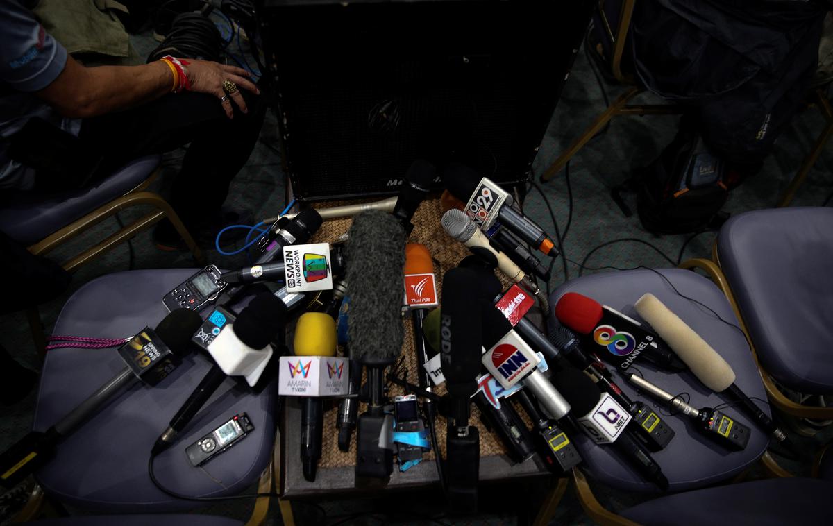 mikrofoni | Smrt novinarjev je danes sporočil predstavnik vlade Srednjeafriške republike, potrdila pa sta je tudi rusko zunanje ministrstvo in mirovna misija ZN v državi (Minusca). | Foto Reuters