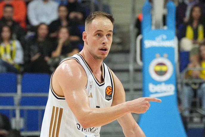 Prepelič premagal Neba, Fenerbahče pa Barcelono