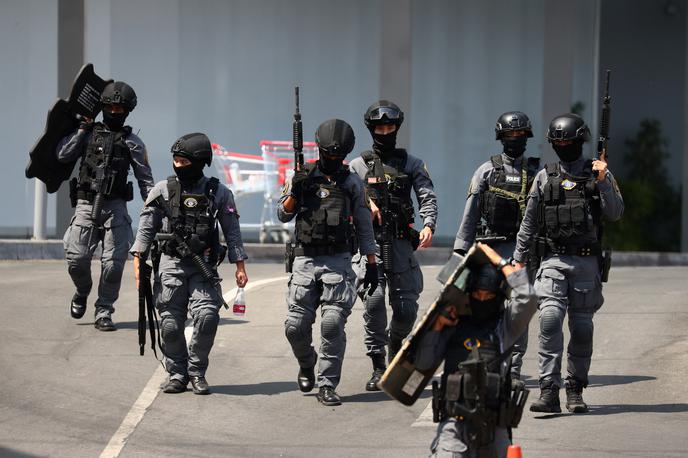 Tajska, vojak, napad | Ostrostrelci so ubili napadalca, potem ko je on ubil najmanj 26 ljudi. | Foto Reuters