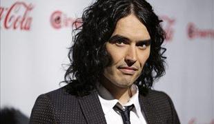 V filmu Rock Of Ages tudi Russell Brand