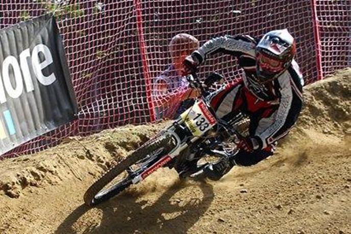 Ženski spust Rachel Atherton
