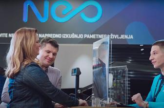 10.000 korakov dnevno za zdravje, le 4 koraki za priklop fiksnih storitev