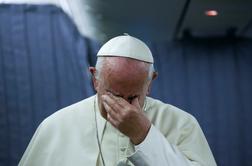 Papež se je opravičil zaradi podpore škofu, ki naj bi prikrival zlorabe otrok