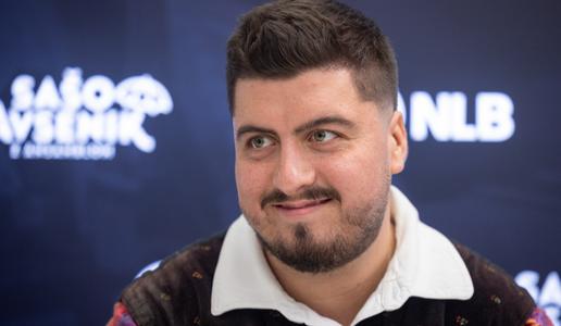 Avsenike zapušča pevec Luka Sešek