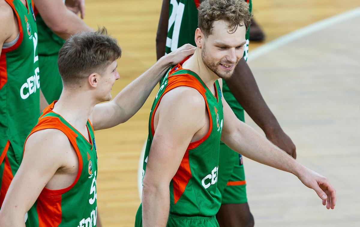 Cedevita Olimpija Budućnost | Luka Rupnik in Jaka Blažič sta se razveselila zmage proti Budućnosti. | Foto Vid Ponikvar