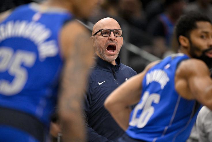 Jason Kidd je v nedeljo na tekmi proti Phoenixu računal le na devet varovancev. Vsi so dobili priložnost. | Foto: Reuters