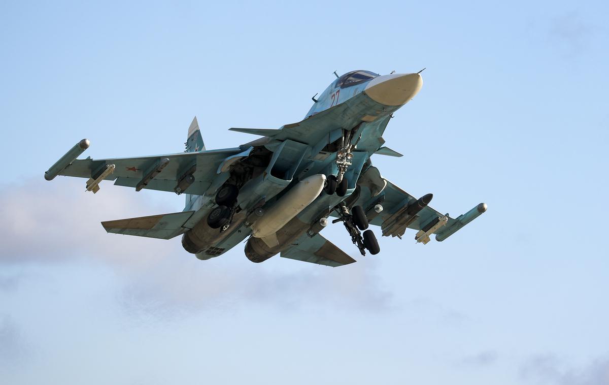 letalo Su-34 | Suhoj Su-34 spada med najmodernejša bojna letala ruske vojske. | Foto Gulliverimage