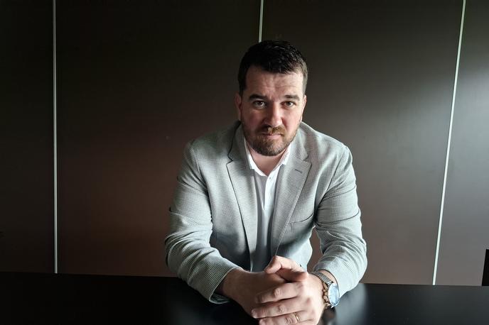 Goran Boromisa | Goran Boromisa je že več kot tri leta športni direktor Olimpije. Danes imajo zmaji imenitno priložnost, da si z vedno sladko in prestižno zmago nad Mariborom pred domačim občinstvom že zagotovijo nov naslov državnega prvaka. | Foto R. P.