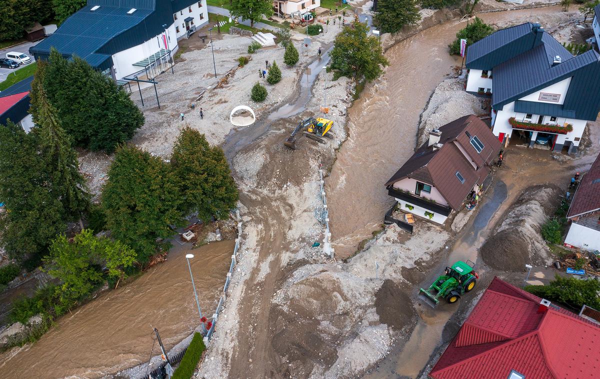 Poplave, Črna na Koroškem | Uveljavljanje pravice do izredne denarne pomoči kot solidarnostne pomoči je mogoče do 31. decembra pri pristojnem CSD. | Foto Koroška Čveka / Facebook