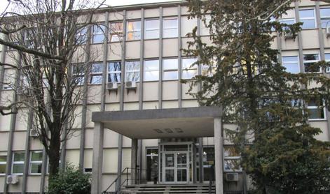 Osumljenec pobegnil skozi okno novogoriškega sodišča