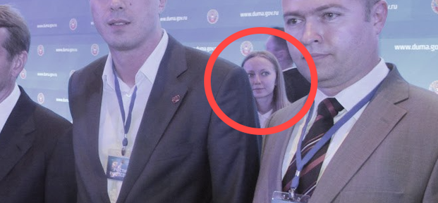Skrivnostna mladenka, ki jo je najel Vladimir Putin: za koga dela v resnici?