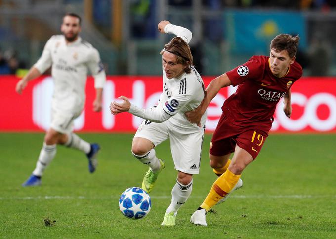 Ante Ćorić se je v dresu Rome v ligi prvakov pomeril tudi proti rojaku Luki Modriću (Real Madrid). | Foto: Reuters