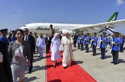 Papež pripotoval na Tajsko #video