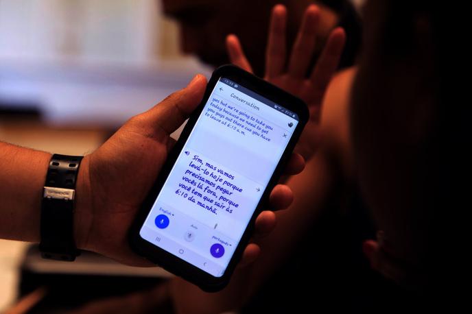 Prevod, Google Translate | Nova funkcija prevajalnika Google Translate bo sprva na voljo uporabnikom pametnih telefonov z Androidom. Za zdaj še ni znano, ali bo kdaj na voljo tudi za iPhone. | Foto Reuters