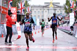 Svetovni rekorder Kipchoge praznih rok v Londonu, do zmage Etiopijec Kitata