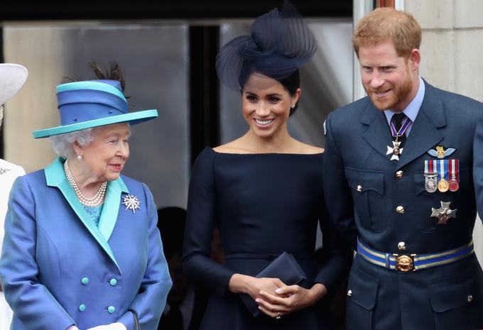 Meghan in Harry sta vedno dobrodošla nazaj, če le ne bosta izkoriščala kraljevega statusa, naj bi Harryju dejala kraljica. | Foto: Getty Images