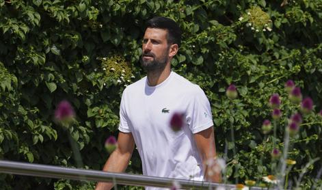 Novak Đoković in Arina Sabalenka presenetila s treningom pred Wimbledonom #video