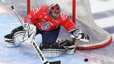 Krošelj za zmago ubranil 52 strelov